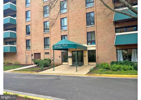 6145 Leesburg Pike #408, Falls Church, VA 22041