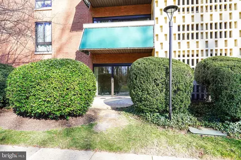 6141 Leesburg Pike #101, Falls Church, VA 22041