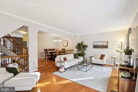 6607 Kelsey Point Cir, Alexandria, VA 22315