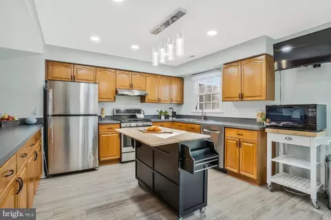8854 Eagle Rock Ln, Springfield, VA 22153 photo 9