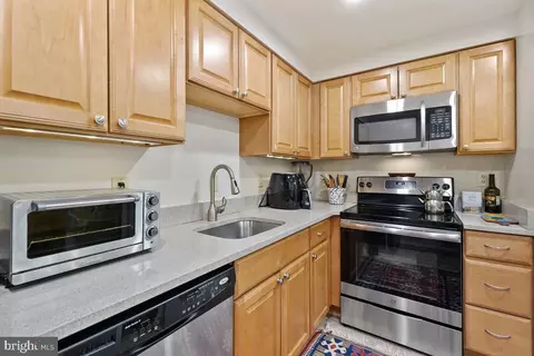 7651 Tremayne Pl #307, Mclean, VA 22102 photo 18