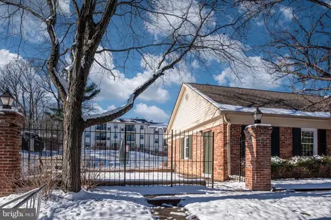 8404 Penshurst Dr #585, Springfield, VA 22152 photo 56