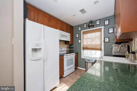 8404 Penshurst Dr #585, Springfield, VA 22152 photo 15