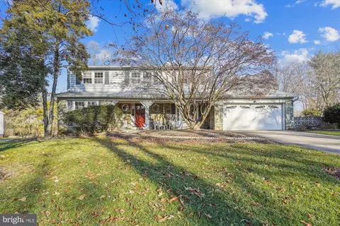 3005 Rayjohn Ln, Oak Hill, VA 20171
