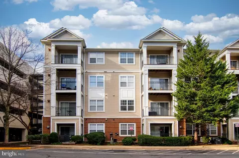 12937 Centre Park Cir #105, Herndon, VA 20171