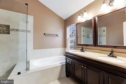 2071 Capstone Cir, Herndon, VA 20170 photo 22