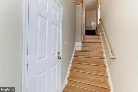 2071 Capstone Cir, Herndon, VA 20170 photo 4