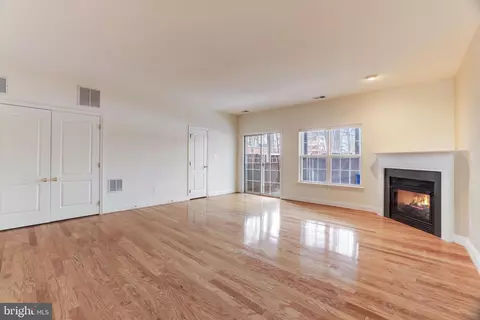 2071 Capstone Cir, Herndon, VA 20170 photo 13