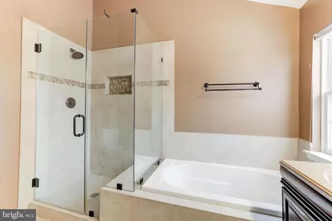 2071 Capstone Cir, Herndon, VA 20170 photo 24