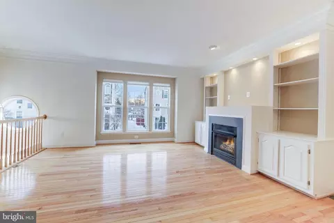 2071 Capstone Cir, Herndon, VA 20170 photo 6