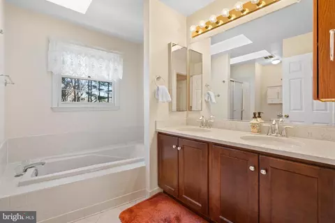 9832 Faust Dr, Vienna, VA 22182 photo 22