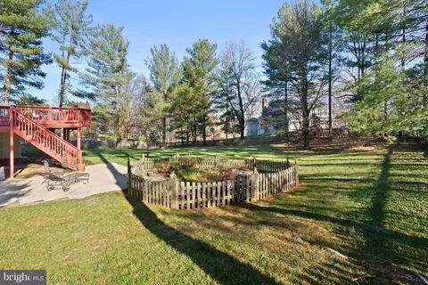 9832 Faust Dr, Vienna, VA 22182 photo 46