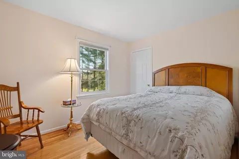 9832 Faust Dr, Vienna, VA 22182 photo 24