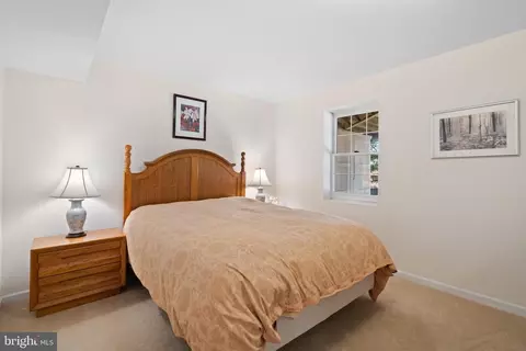 9832 Faust Dr, Vienna, VA 22182 photo 34