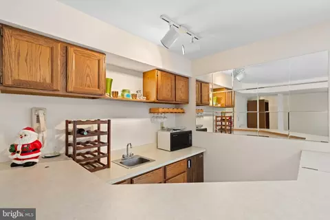 9832 Faust Dr, Vienna, VA 22182 photo 32