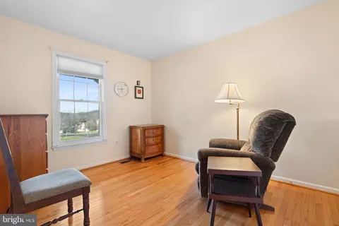 9832 Faust Dr, Vienna, VA 22182 photo 27