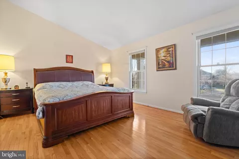 9832 Faust Dr, Vienna, VA 22182 photo 19