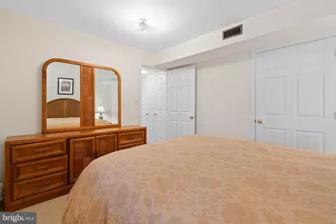 9832 Faust Dr, Vienna, VA 22182 photo 35