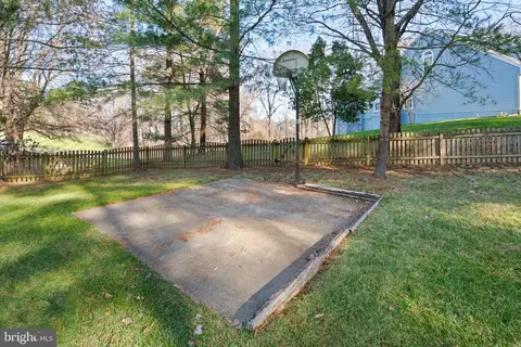 9832 Faust Dr, Vienna, VA 22182 photo 48