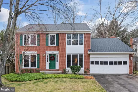 1449 Powells Tavern Pl, Herndon, VA 20170