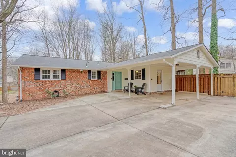 10307 Nantucket Ct, Fairfax, VA 22032