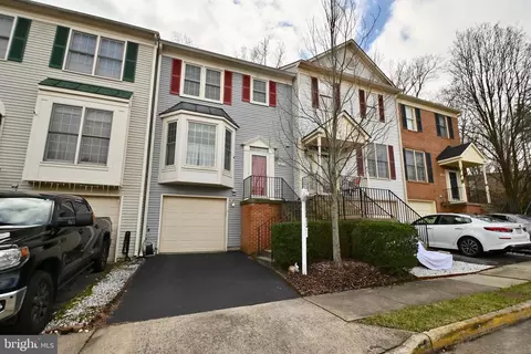9670 Dutchman Dr, Lorton, VA 22079