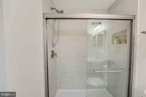 Bath - 11739 Dry River Ct, Reston, VA 20191 photo 3 of 5