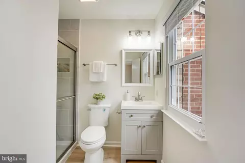 Bath - 11739 Dry River Ct, Reston, VA 20191 photo 2 of 5