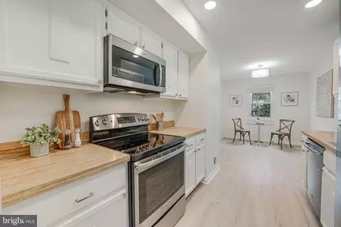 Kitchen - 11739 Dry River Ct, Reston, VA 20191 photo 1 of 2