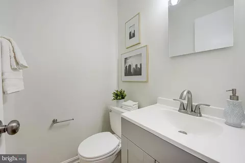 Bath - 11739 Dry River Ct, Reston, VA 20191 photo 5 of 5