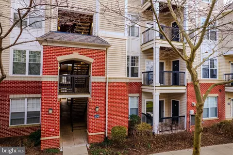 11345 Aristotle Dr #6-213, Fairfax, VA 22030