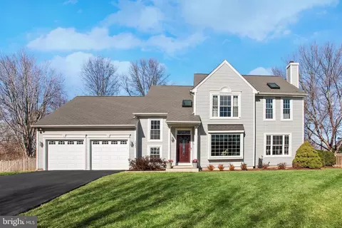3043 Emerald Chase Dr, Oak Hill, VA 20171