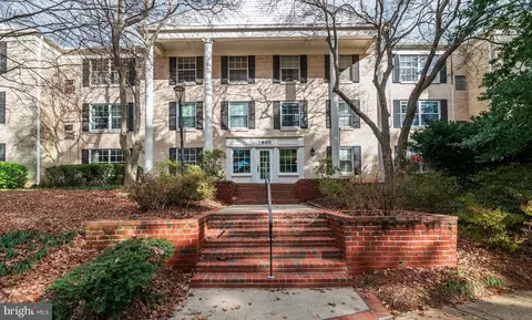 7600 Tremayne Pl #111, Mclean, VA 22102