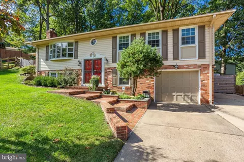 708 Macarthur Ave NE, Vienna, VA 22180