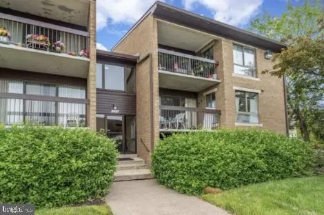 545 Florida #101, Herndon, VA 20170