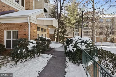2204 Westcourt Ln #119, Herndon, VA 20170