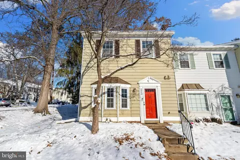 9950 Capperton Dr, Oakton, VA 22124