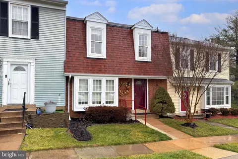 5414 Galley Ct, Fairfax, VA 22032
