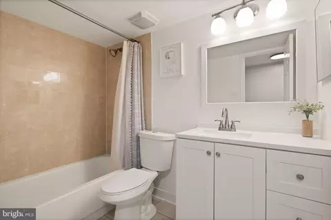 Bath - 6901 Raspberry Plain Pl, Springfield, VA 22153 photo 3 of 3