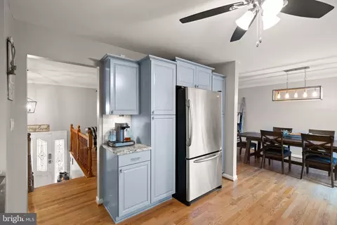 Kitchen - 6901 Raspberry Plain Pl, Springfield, VA 22153 photo 3 of 4
