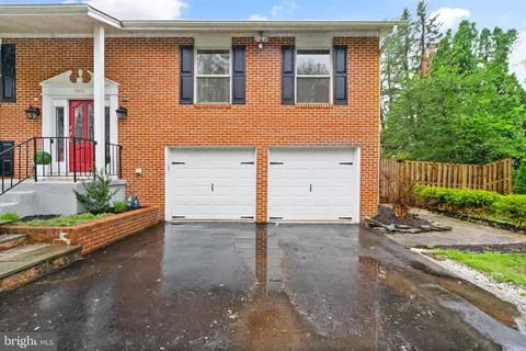 Exterior - 6901 Raspberry Plain Pl, Springfield, VA 22153 photo 5 of 23