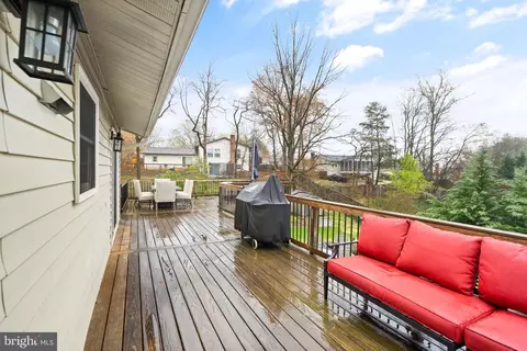 Exterior - 6901 Raspberry Plain Pl, Springfield, VA 22153 photo 8 of 23