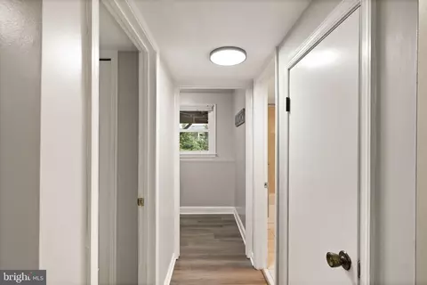 Entry Way - 6901 Raspberry Plain Pl, Springfield, VA 22153 photo 6 of 6