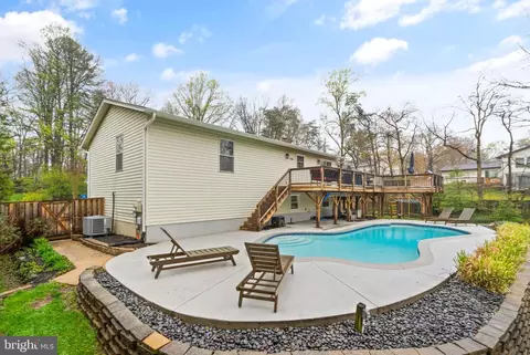 Exterior - 6901 Raspberry Plain Pl, Springfield, VA 22153 photo 12 of 23