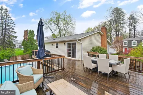 Exterior - 6901 Raspberry Plain Pl, Springfield, VA 22153 photo 10 of 23