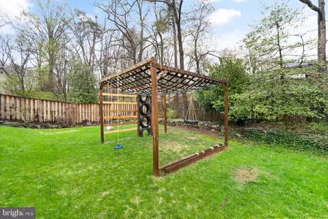 Exterior - 6901 Raspberry Plain Pl, Springfield, VA 22153 photo 19 of 23