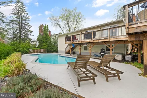 Exterior - 6901 Raspberry Plain Pl, Springfield, VA 22153 photo 11 of 23