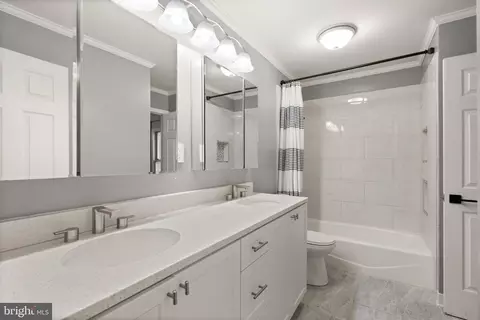 Bath - 6901 Raspberry Plain Pl, Springfield, VA 22153 photo 1 of 3