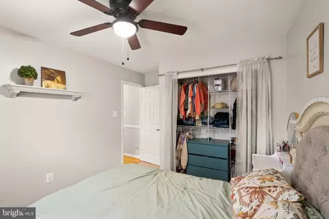 Bedroom - 6901 Raspberry Plain Pl, Springfield, VA 22153 photo 5 of 9