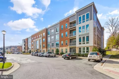 6104 Fairview Farm Dr #401, Alexandria, VA 22315
